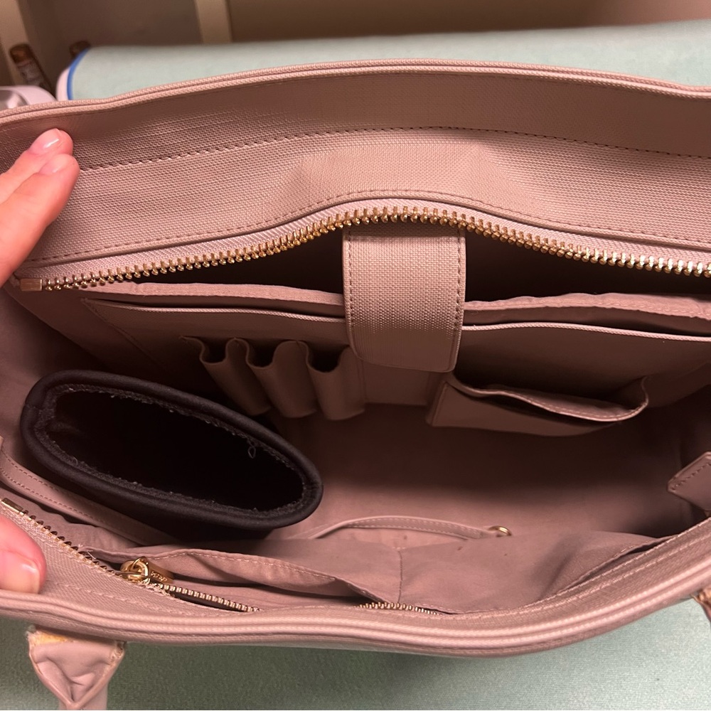 Dagne Dover Legend signature computer tote. Multiple interior pockets zip close - Picture 3 of 16